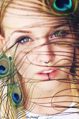 Feather / Portrait  photography by Photographer Piper Photography | STRKNG