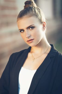 Antonia / Portrait  Fotografie von Fotograf Pascal Nisius | STRKNG