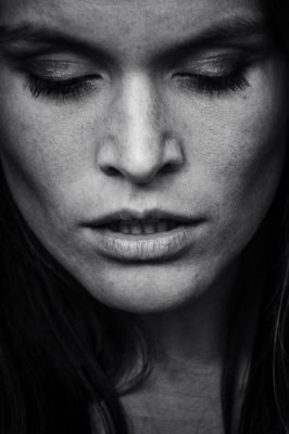 Johanna. / Portrait  photography by Photographer RobinDisselkamp ★6 | STRKNG