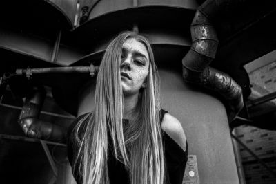 kim. / Portrait  photography by Photographer BlaueLiebe. ★5 | STRKNG