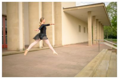 Balletttänzerin / Konzeptionell  Fotografie von Fotograf Carsten Timpert | STRKNG