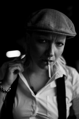 Zigarette / Portrait  Fotografie von Fotografin Elena F. Barba ★2 | STRKNG