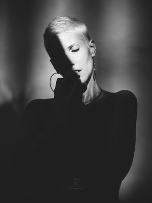 Satine / Fine Art  Fotografie von Fotograf Lionel Pesqué ★3 | STRKNG