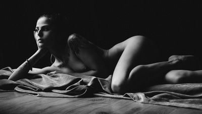 Moune / Nude  photography by Photographer Lionel Pesqué ★3 | STRKNG