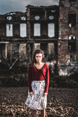 Mathilde / Portrait  photography by Photographer Julien Jegat ★22 | STRKNG