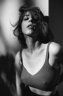 Nika / Portrait  photography by Photographer Erik Witsoe ★7 | STRKNG