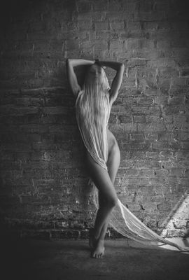 Dressed in Silk / Black and White  photography by Photographer Ralf Tophoven ★9 | STRKNG