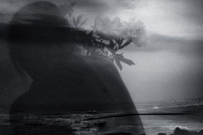 The sea inside me. / Schwarz-weiss  Fotografie von Fotografin Michelle Ruiz Pellachini | STRKNG