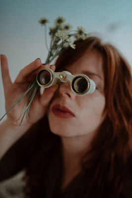 Binoculars / Fine Art  Fotografie von Fotografin Andrea Grzicic ★2 | STRKNG