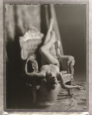 upside-down / Nude  Fotografie von Fotograf Robert Haudek | STRKNG