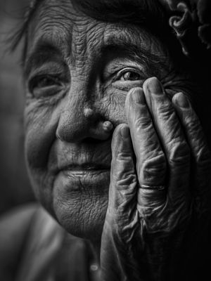 Wrinkles / Portrait  photography by Photographer Aannicka | STRKNG