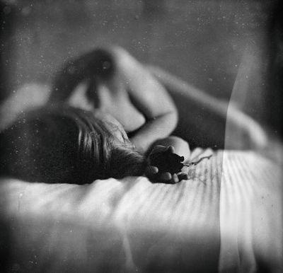 You Used to Bring Me Roses / Nude  Fotografie von Fotografin Anne Silver ★3 | STRKNG