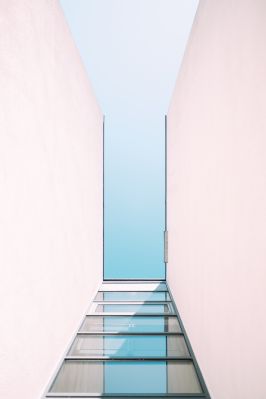 Blue Space / Architektur  Fotografie von Fotograf MichaelMoeller ★2 | STRKNG