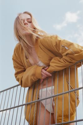 BLOND / Conceptual  photography by Photographer HANNES WINDRATH ★6 | STRKNG