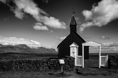 Die Kirche in Búðir / Architecture  photography by Photographer Stefan | STRKNG