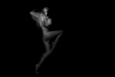 the dancer / Konzeptionell  Fotografie von Fotograf Torsten Haberland ★6 | STRKNG