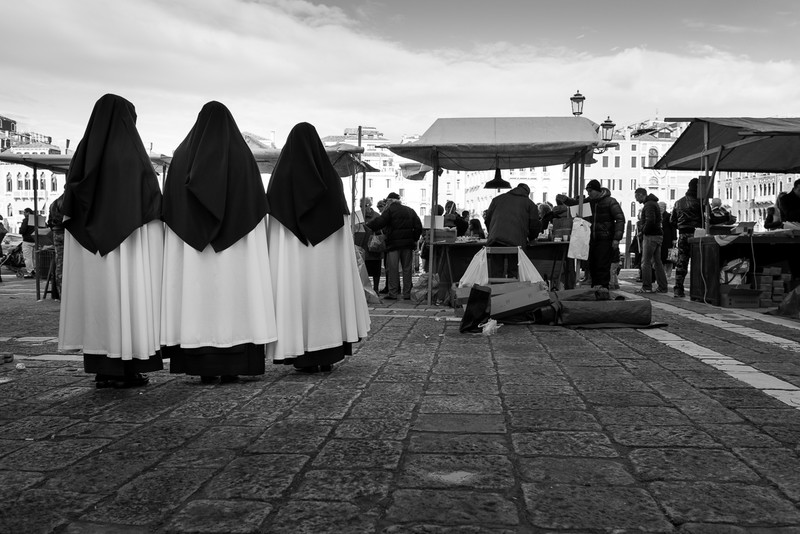 People of venice - Festa della Madonna della Salute - &copy; Jens Schlenker | Street