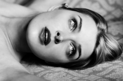 Chrissie / Portrait  photography by Photographer Oliver Staack ★3 | STRKNG