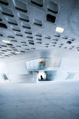 Phaeno / Architektur  Fotografie von Fotograf Tim Lee | STRKNG