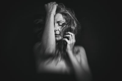 Claudia (Lensbaby Muse Photo) / Black and White  photography by Photographer Simone Gernhardt ★9 | STRKNG