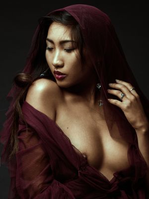 David D'Agostini | Switzerland / Portrait  photography by Model Minh-Ly ★19 | STRKNG