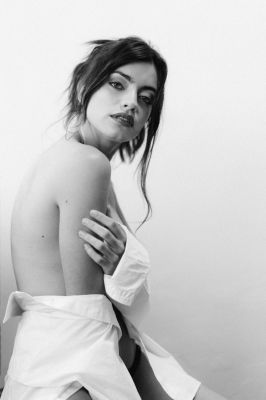 Beautiful Muse / Fine Art  Fotografie von Fotograf Charlie Navarro ★7 | STRKNG