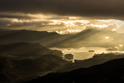 Sunrise over the Lake / Landscapes  Fotografie von Fotograf m a l o r | p h o t o | STRKNG