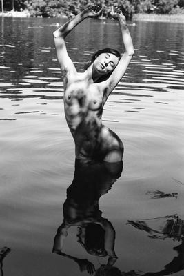 Down by the water / Nude  Fotografie von Fotograf Andrzej Walusiak ★4 | STRKNG