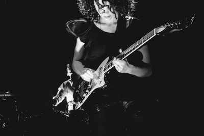 St. Vincent @ London / Performance  photography by Photographer Germán Saez ★1 | STRKNG