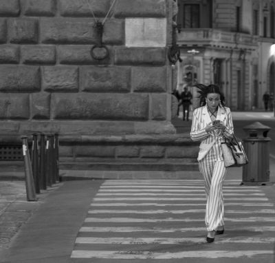 Going out in Florence. / Street  photography by Photographer Jan Martin Mikkelsen | STRKNG
