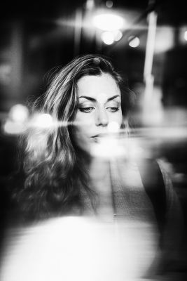 Josephine / Schwarz-weiss  Fotografie von Fotografin Sabine Fischer ★11 | STRKNG