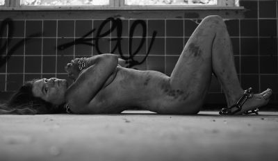 in Chains / Nude  Fotografie von Fotograf Ingmar Janner | STRKNG