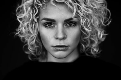 Sabrina / Portrait  Fotografie von Fotograf Alex Jost ★6 | STRKNG