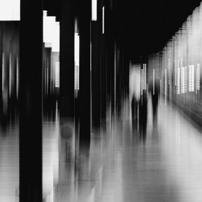 Shadows / Schwarz-weiss  Fotografie von Fotograf Marko Polonio ★3 | STRKNG