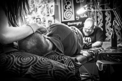 Tattoo / Fotojournalismus  Fotografie von Fotograf emqi | STRKNG