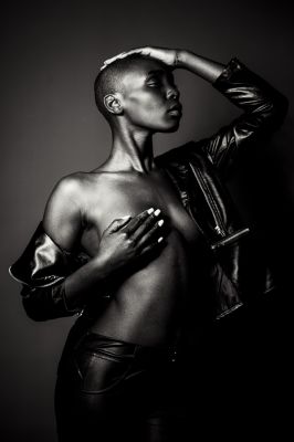 Lenny / Portrait  photography by Photographer Chris W. Braunschweiger ★5 | STRKNG