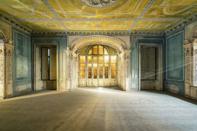 Royal ballroom / Lost places  Fotografie von Fotograf Michael Schwan ★1 | STRKNG