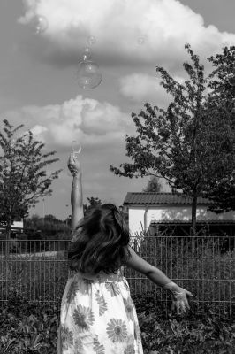Catch the bubble / Menschen  Fotografie von Fotograf Andy Gudera ★1 | STRKNG