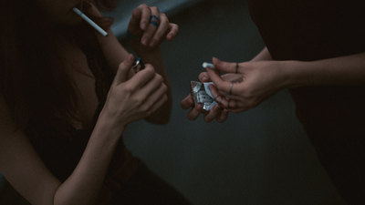 Hands / Mood  photography by Photographer Lina Belman | STRKNG