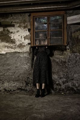 Traces of Francesca Woodman by Willi Schwanke / Conceptual  photography by Model Svenja ★4 | STRKNG