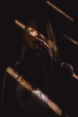 Portrait  photography by Photographer Aaron Walls ★4 | STRKNG