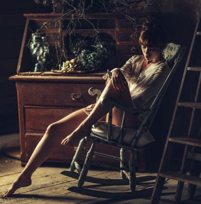 Lucy / Menschen  Fotografie von Fotograf Grischa Georgiew ★2 | STRKNG