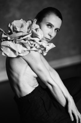 Kati / Black and White  photography by Photographer Peter Kächele ★4 | STRKNG