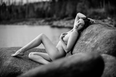 Roxane / Schwarz-weiss  Fotografie von Fotograf Photokontur | STRKNG