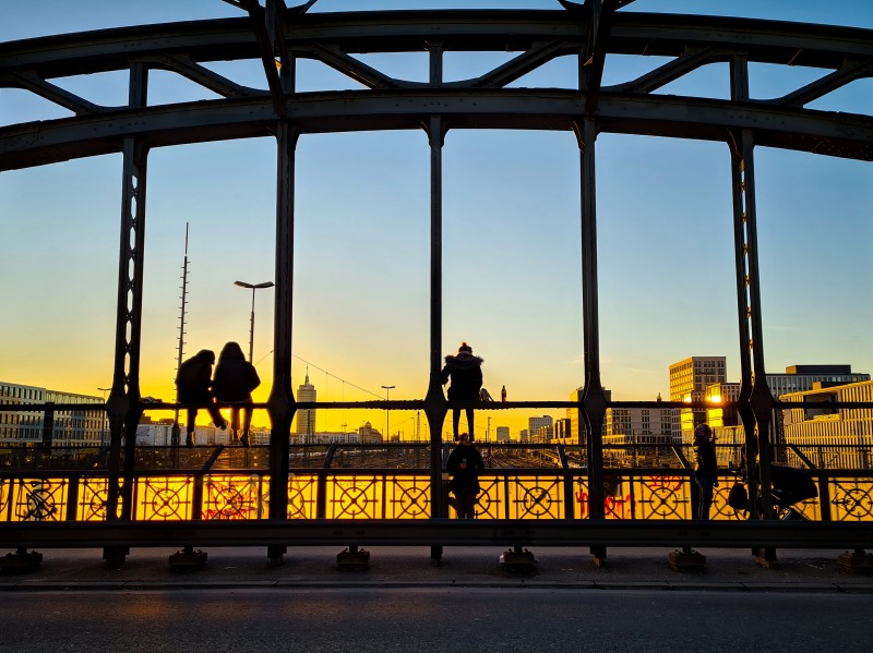 sundowner - &copy; capturedonstreet | Street