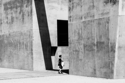 place of silence / Street  photography by Photographer Uwe Leininger ★2 | STRKNG