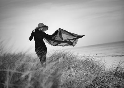 windy / Portrait  photography by Model NERAM06 ★8 | STRKNG