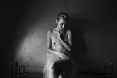 Das Tuch / Portrait  Fotografie von Fotografin Claudy B. ★53 | STRKNG