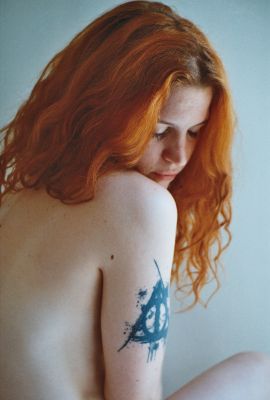 Laura / Portrait  photography by Photographer Vincent Brousseau ★3 | STRKNG
