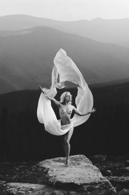 the Sensibility of Stones / Nude  Fotografie von Fotograf Moga Alexandru ★10 | STRKNG